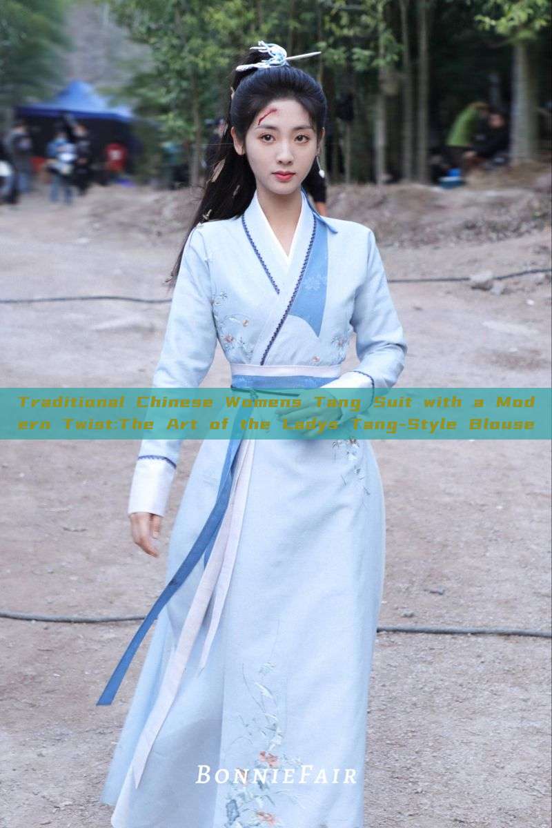 Traditional Chinese Womens Tang Suit with a Modern Twist:The Art of the Ladys Tang-Style Blouse Traditional Chinese Womens Tang Suit with a Modern Twist:The Art of the Ladys Tang-Style Blouse