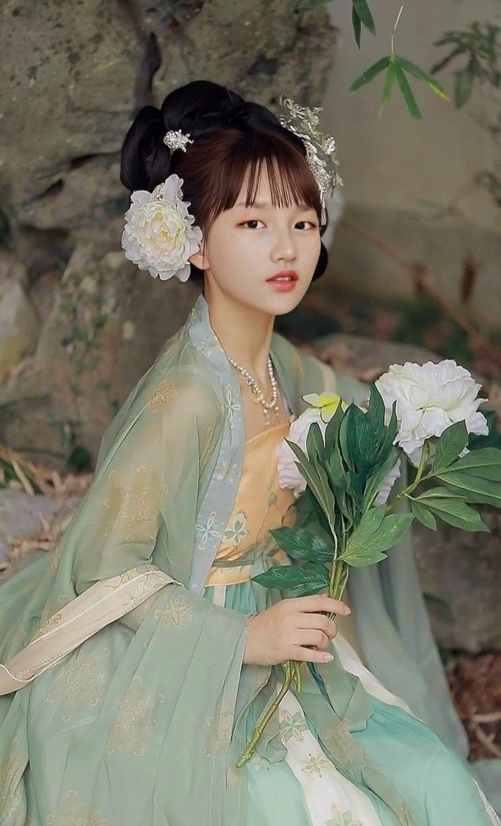 Elegant Qipao Style of Sleepy Rabbit Elegant Qipao Style of Sleepy Rabbit