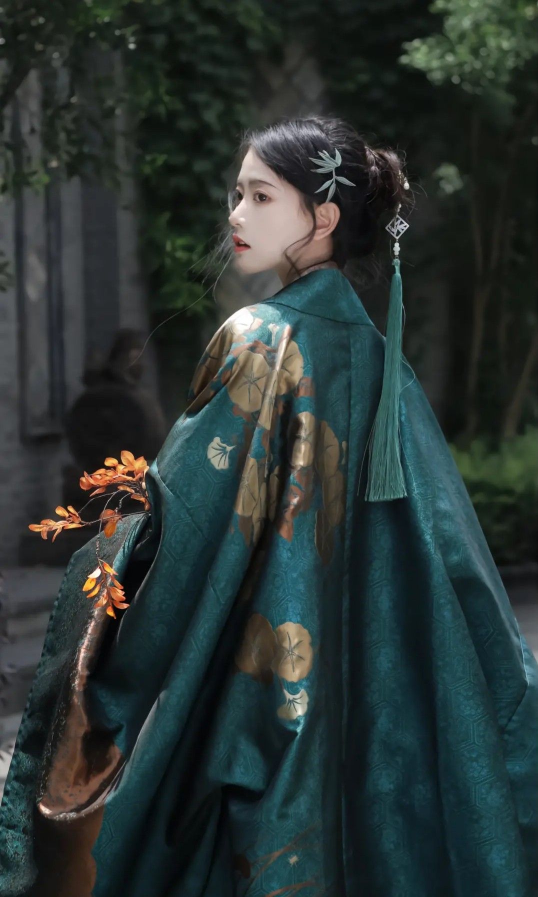 Xiaolus Journey in Traditional Chinese Water-Style Hanfu:A Blend of Nature and Elegance Xiaolus Journey in Traditional Chinese Water-Style Hanfu:A Blend of Nature and Elegance