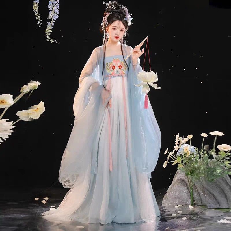 The Rise of Hanfu and Its Shoe Tradition:Exploring the Charm of Hanfu Clothing and Footwear