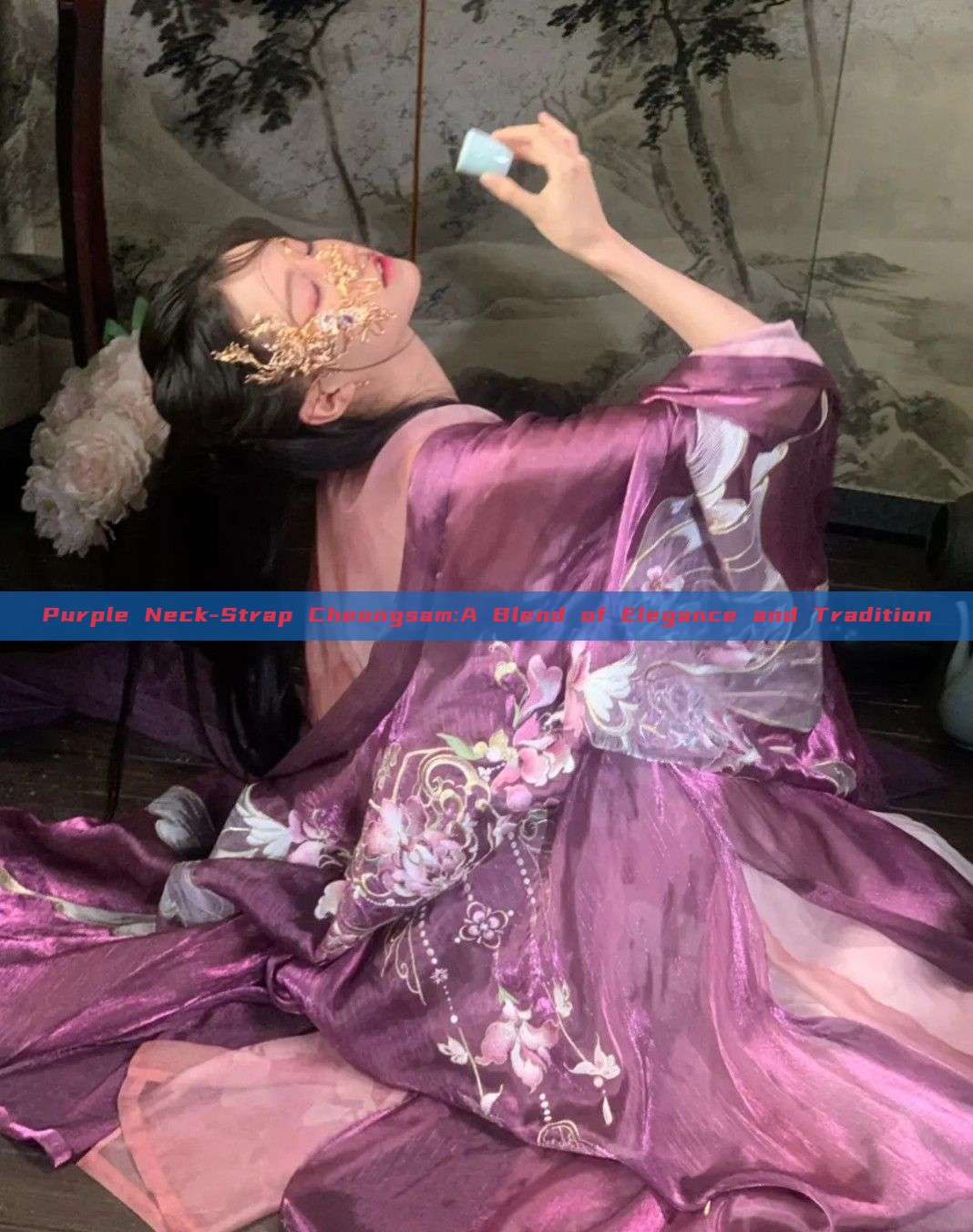 Purple Neck-Strap Cheongsam:A Blend of Elegance and Tradition Purple Neck-Strap Cheongsam:A Blend of Elegance and Tradition