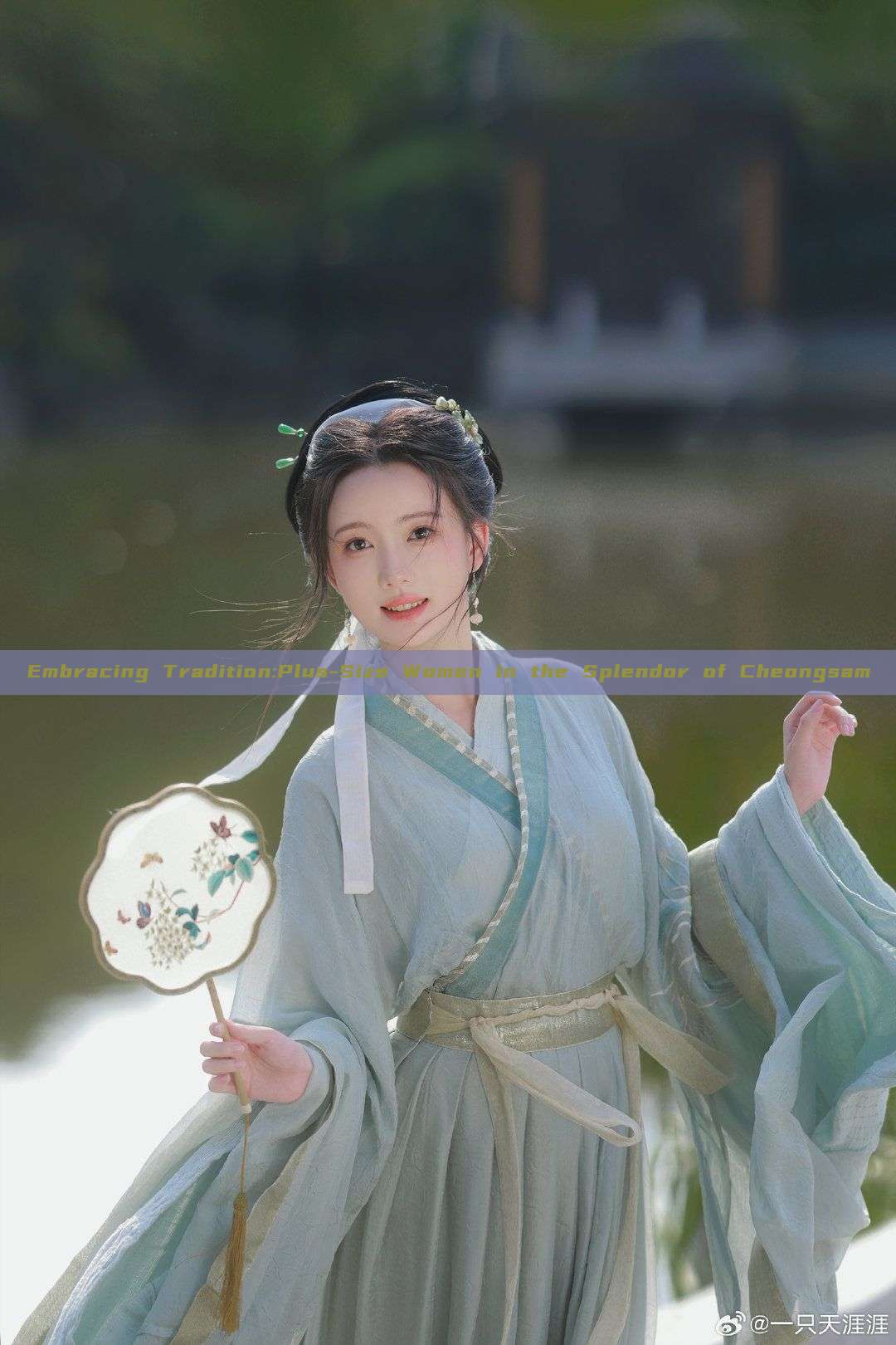 Embracing Tradition:Plus-Size Women in the Splendor of Cheongsam Embracing Tradition:Plus-Size Women in the Splendor of Cheongsam