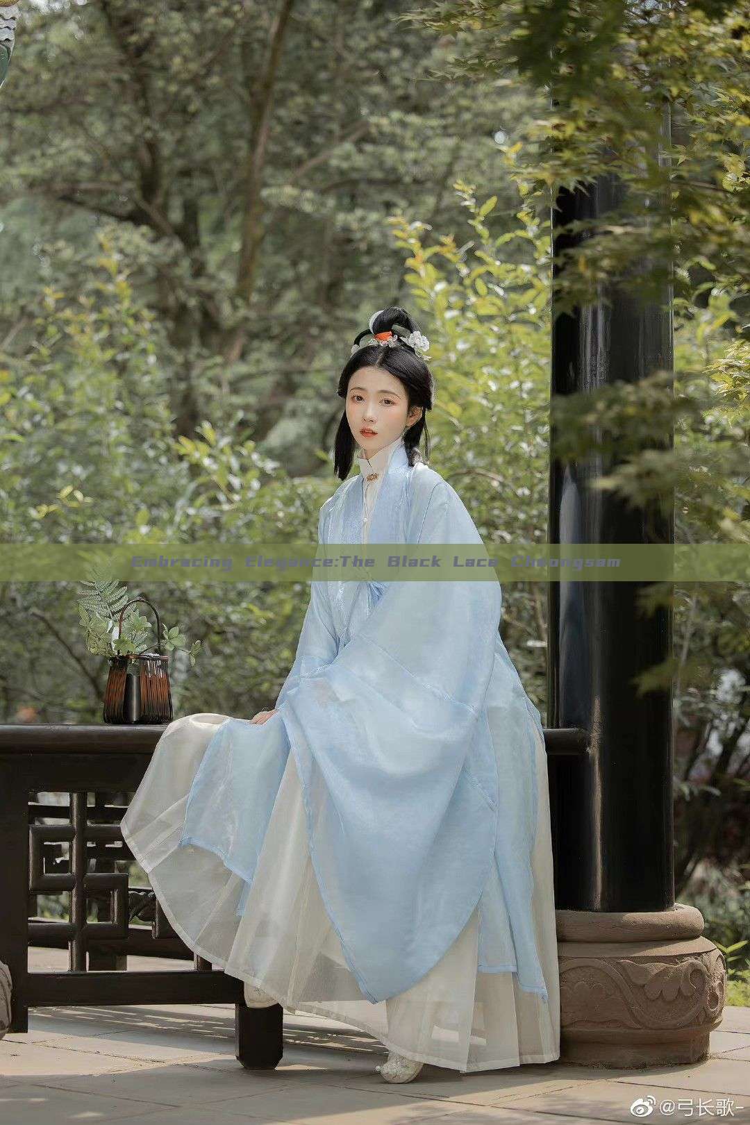 Embracing Elegance:The Black Lace Cheongsam Embracing Elegance:The Black Lace Cheongsam