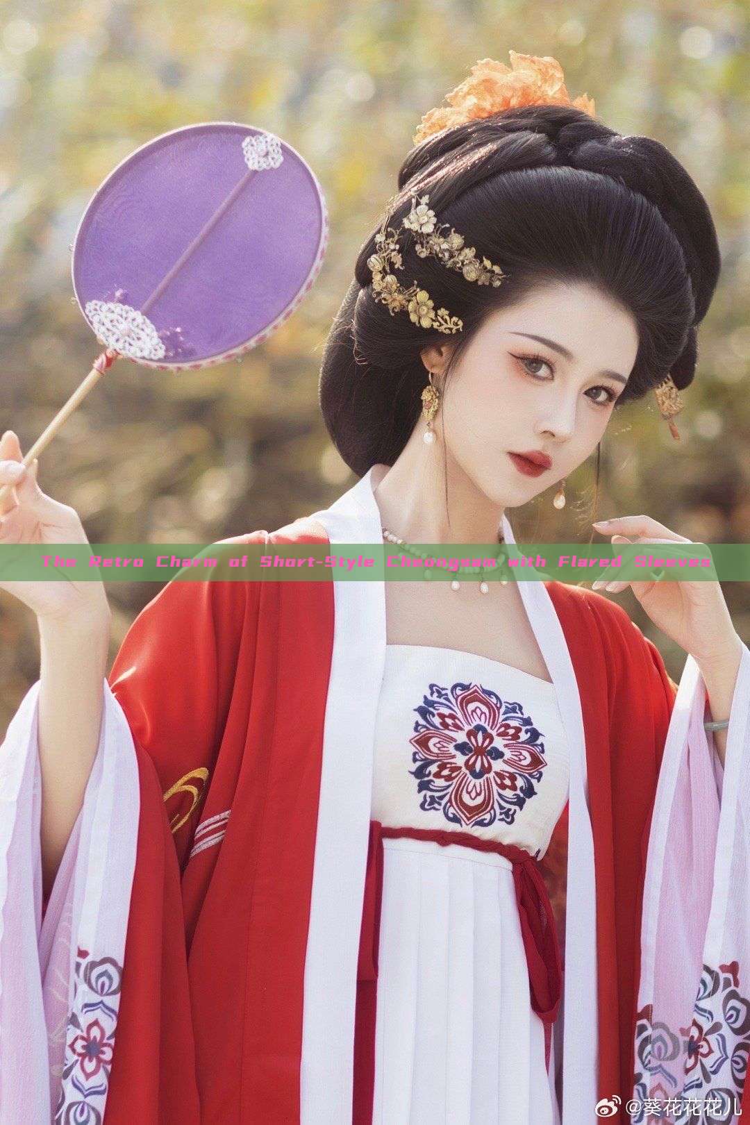 The Retro Charm of Short-Style Cheongsam with Flared Sleeves The Retro Charm of Short-Style Cheongsam with Flared Sleeves