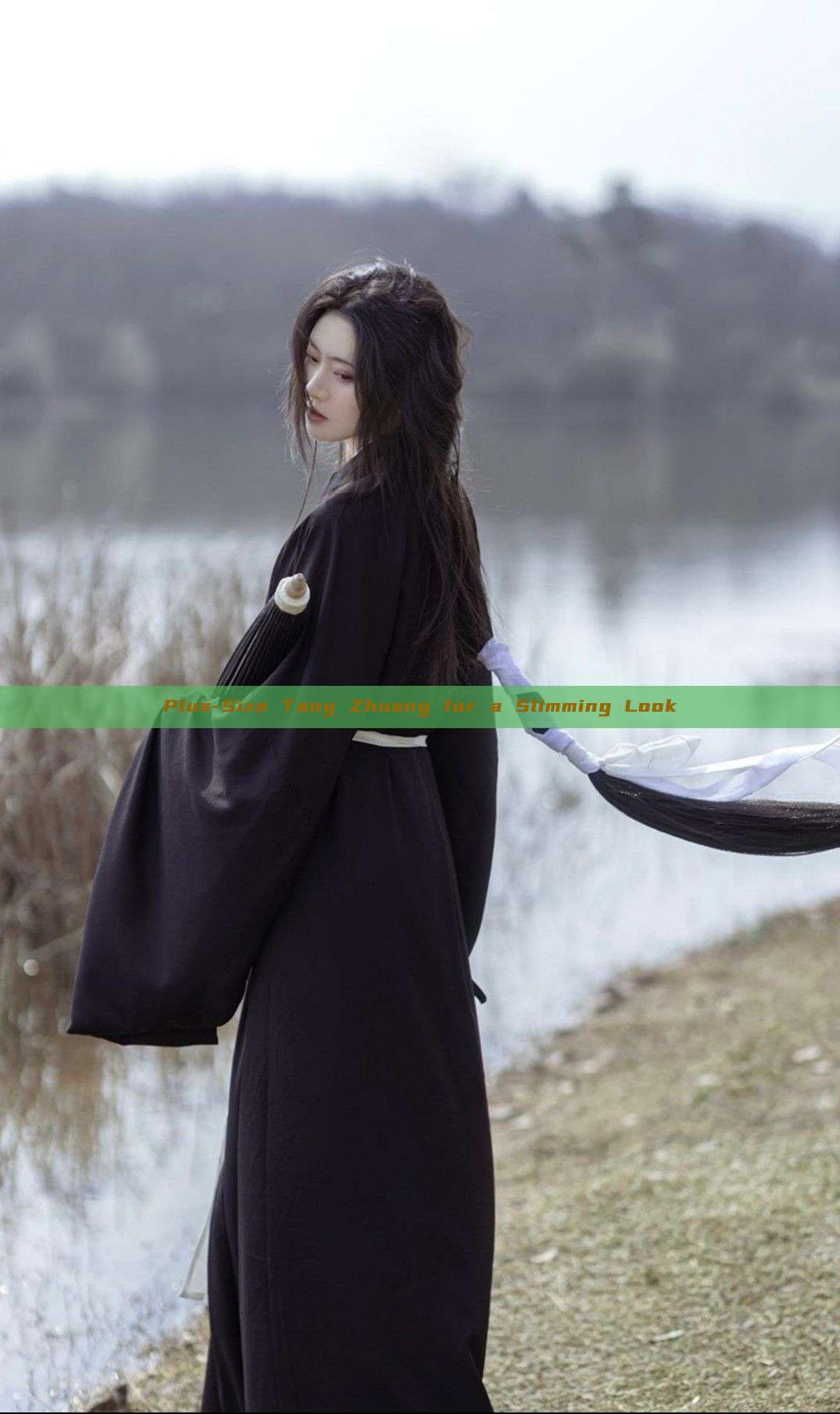 Plus-Size Tang Zhuang for a Slimming Look Plus-Size Tang Zhuang for a Slimming Look