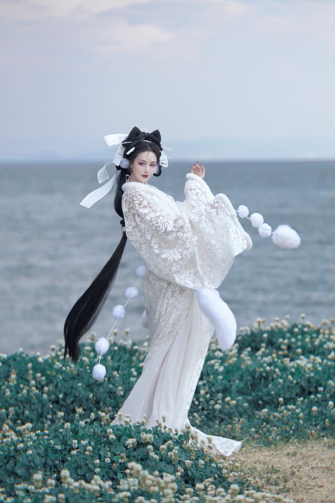 The Enchanting Beauty of Ling Miaomiaos Integrated Hanfu Wig with a Focus on Her Fake Hair The Enchanting Beauty of Ling Miaomiaos Integrated Hanfu Wig with a Focus on Her Fake Hair