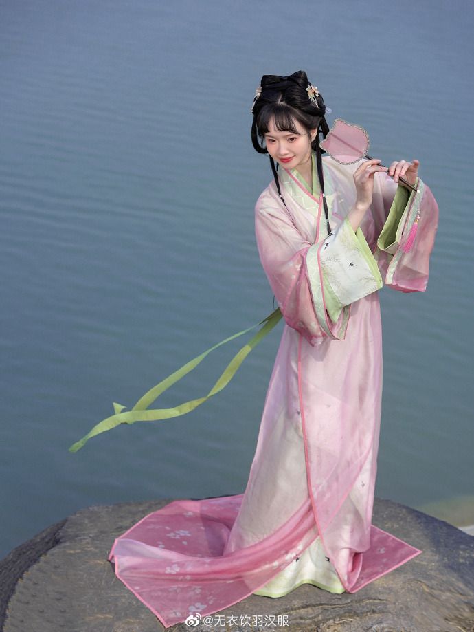 2024 New Style of Hanfu Girls Short-sleeved Top 2024 New Style of Hanfu Girls Short-sleeved Top
