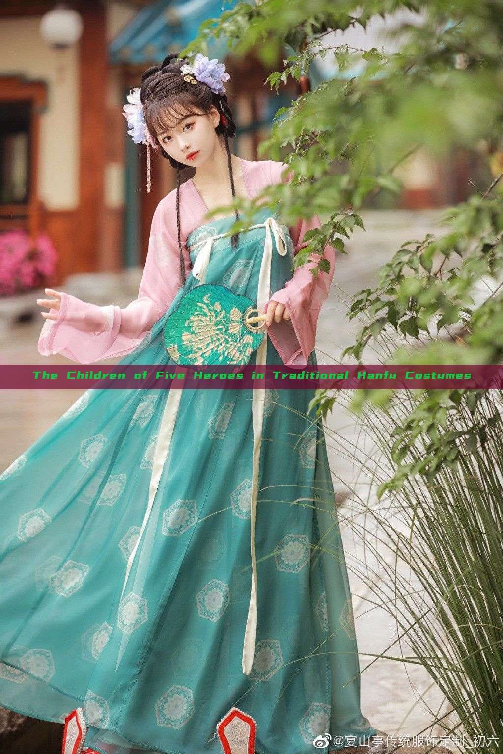 The Children of Five Heroes in Traditional Hanfu Costumes The Children of Five Heroes in Traditional Hanfu Costumes