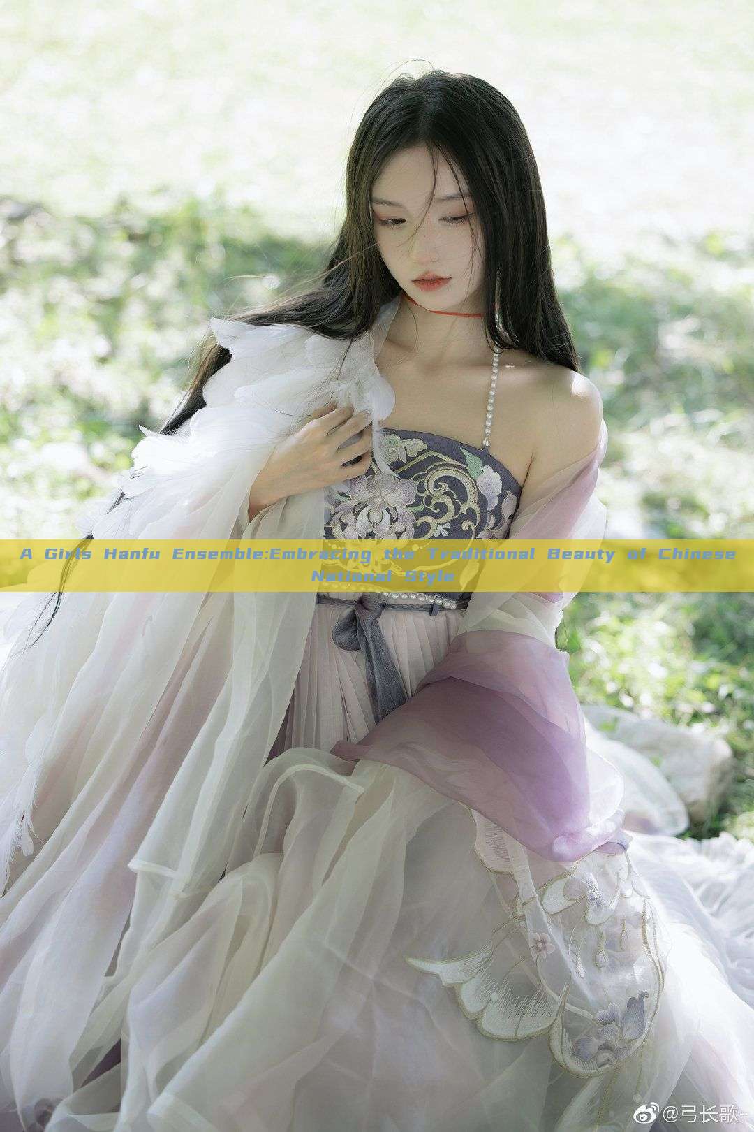 A Girls Hanfu Ensemble:Embracing the Traditional Beauty of Chinese National Style A Girls Hanfu Ensemble:Embracing the Traditional Beauty of Chinese National Style