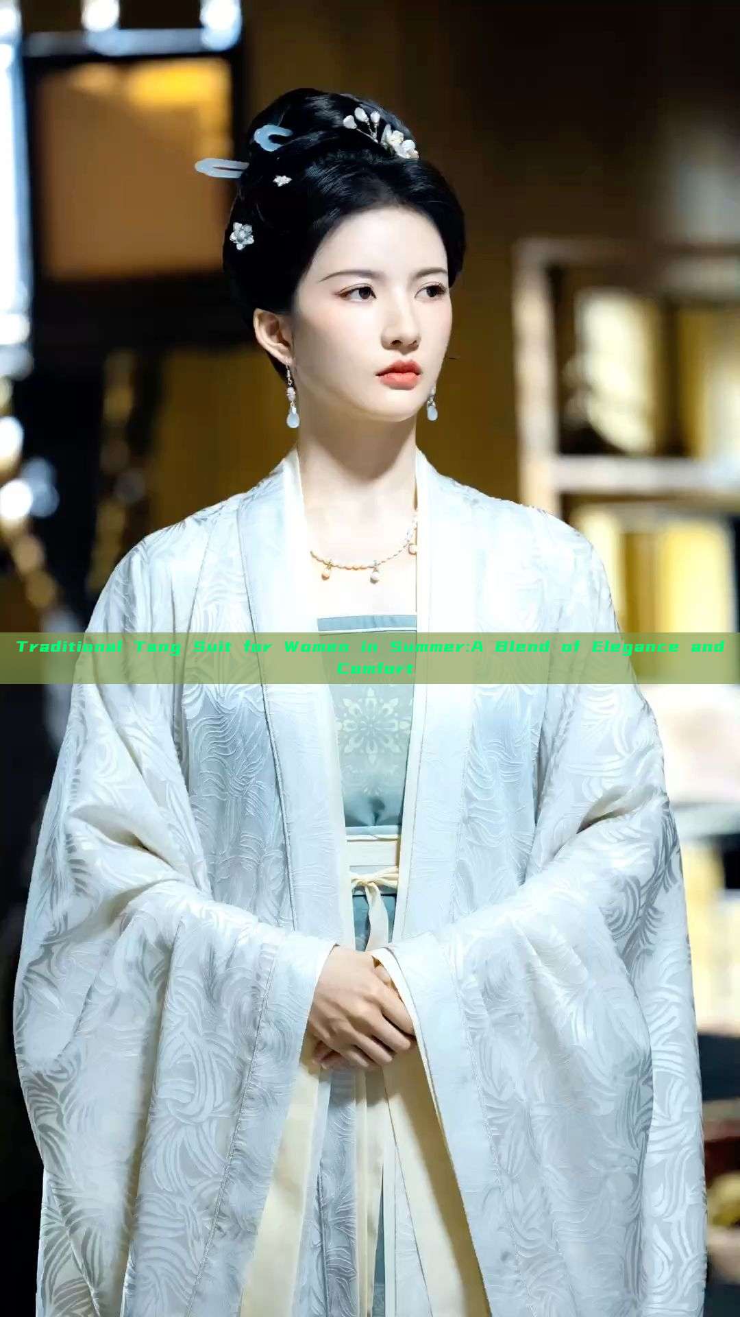 Traditional Tang Suit for Women in Summer:A Blend of Elegance and Comfort