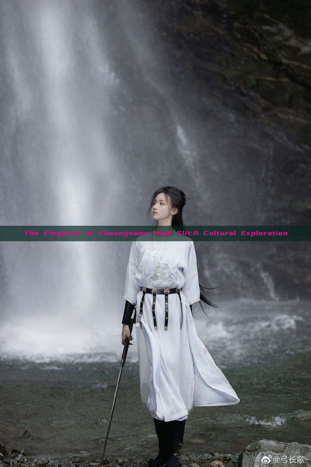 The Elegance of Cheongsams High Slit:A Cultural Exploration
