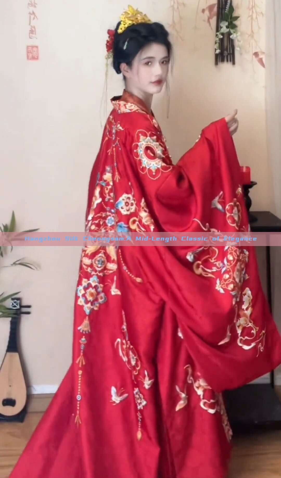 Hangzhou Silk Cheongsam:A Mid-Length Classic of Elegance Hangzhou Silk Cheongsam:A Mid-Length Classic of Elegance