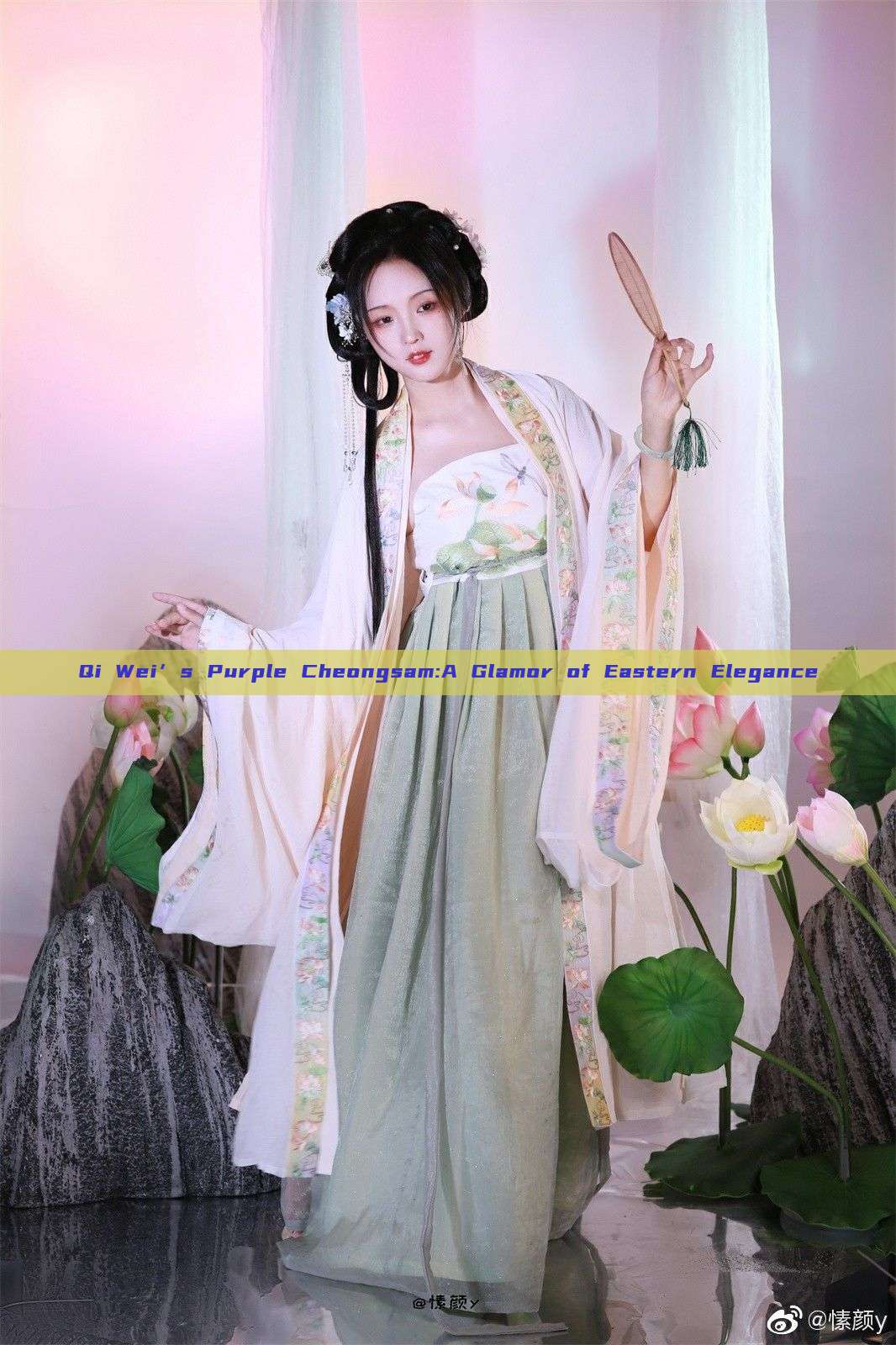 Qi Wei’s Purple Cheongsam:A Glamor of Eastern Elegance Qi Wei’s Purple Cheongsam:A Glamor of Eastern Elegance