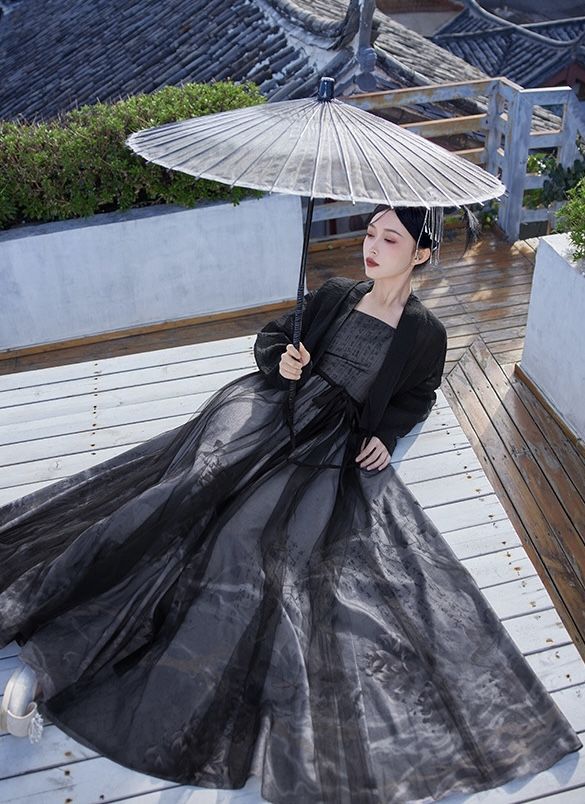 The Allure of Mǎmiàn Skirt:The Graceful and Chic Dance of Traditional Beauty The Allure of Mǎmiàn Skirt:The Graceful and Chic Dance of Traditional Beauty