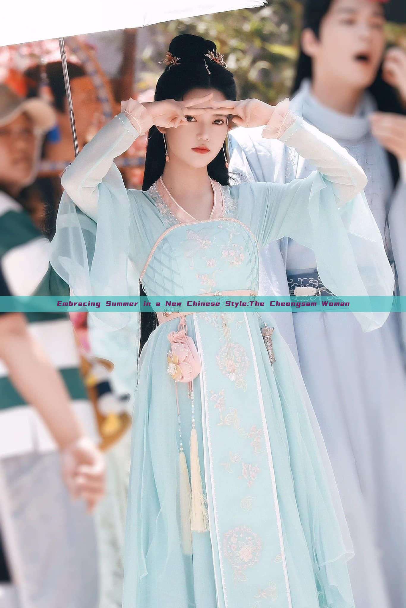 Embracing Summer in a New Chinese Style:The Cheongsam Woman Embracing Summer in a New Chinese Style:The Cheongsam Woman