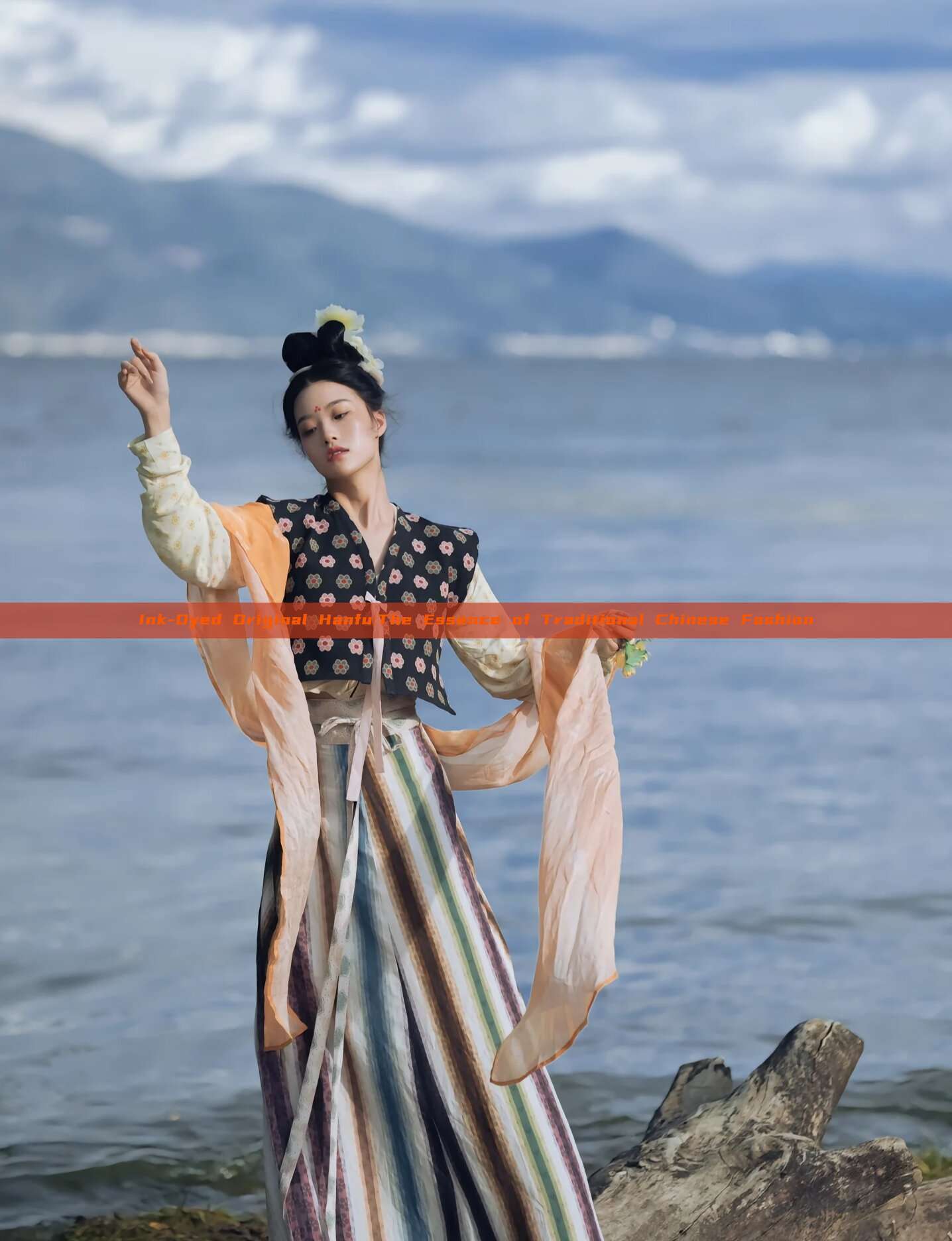 Ink-Dyed Original Hanfu:The Essence of Traditional Chinese Fashion Ink-Dyed Original Hanfu:The Essence of Traditional Chinese Fashion
