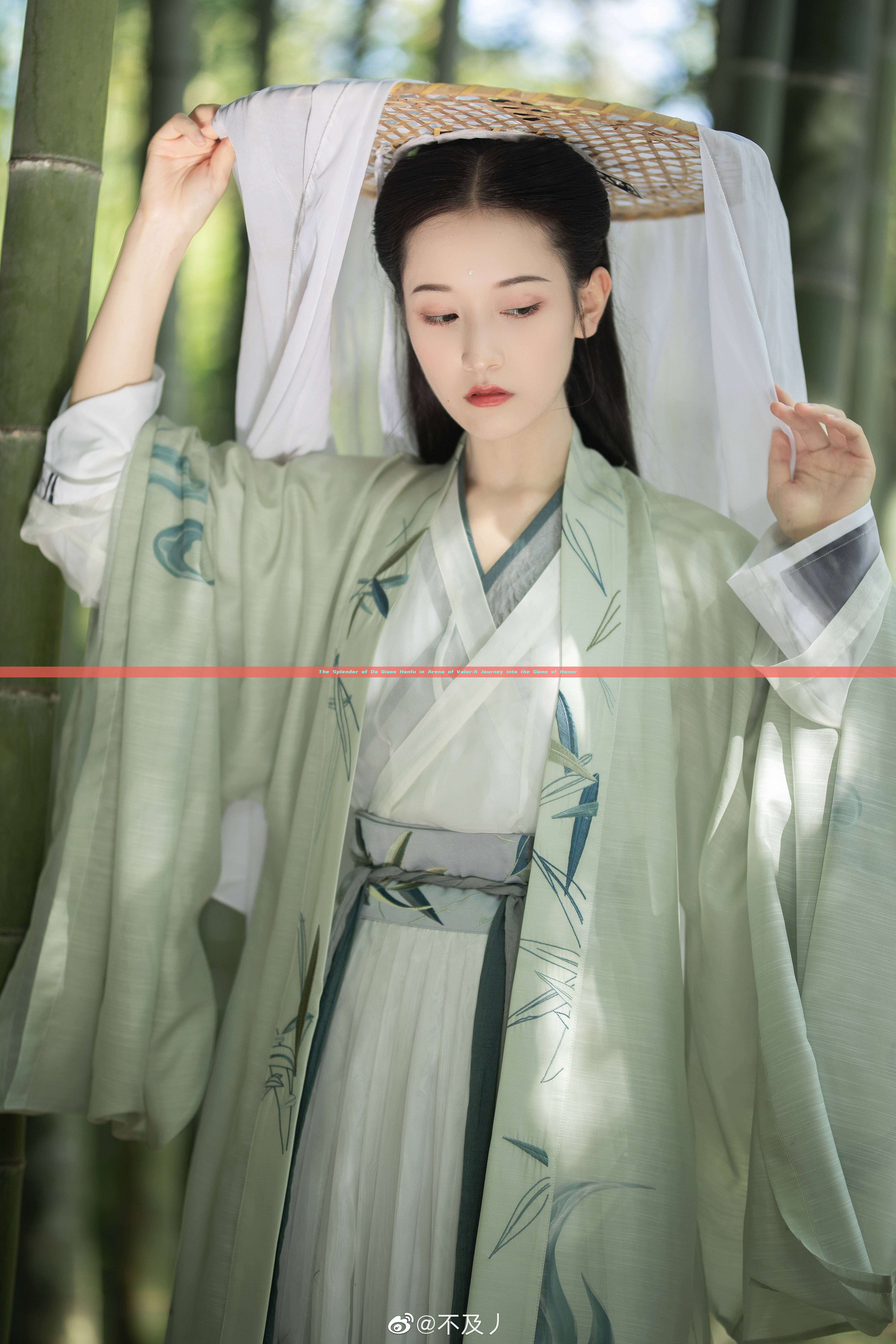 The Splendor of Da Qiaos Hanfu in Arena of Valor:A Journey into the Game of Honor The Splendor of Da Qiaos Hanfu in Arena of Valor:A Journey into the Game of Honor