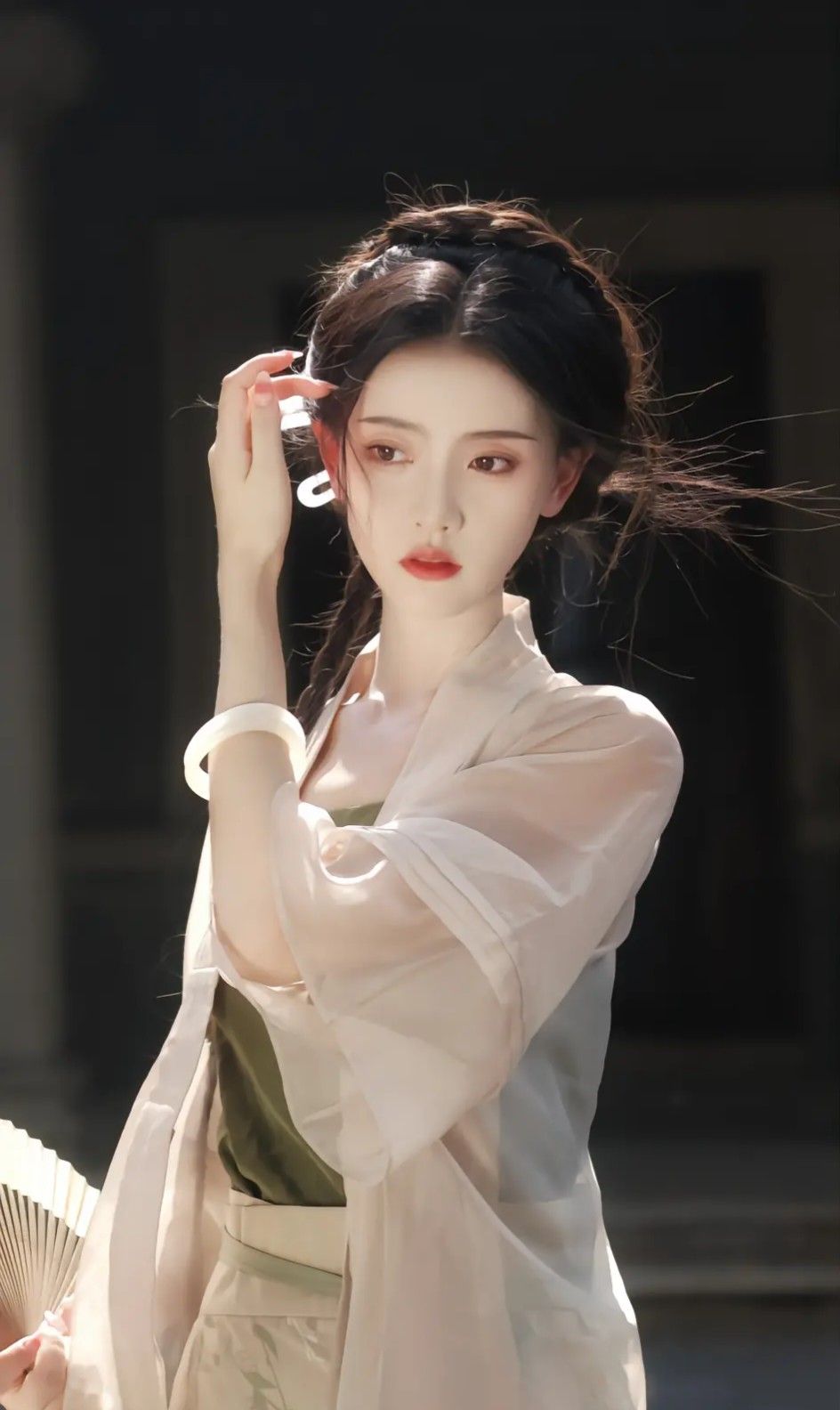 The Versatile Fashion of Cheongsam and Shoes:A Guide to Perfect Pairing The Versatile Fashion of Cheongsam and Shoes:A Guide to Perfect Pairing