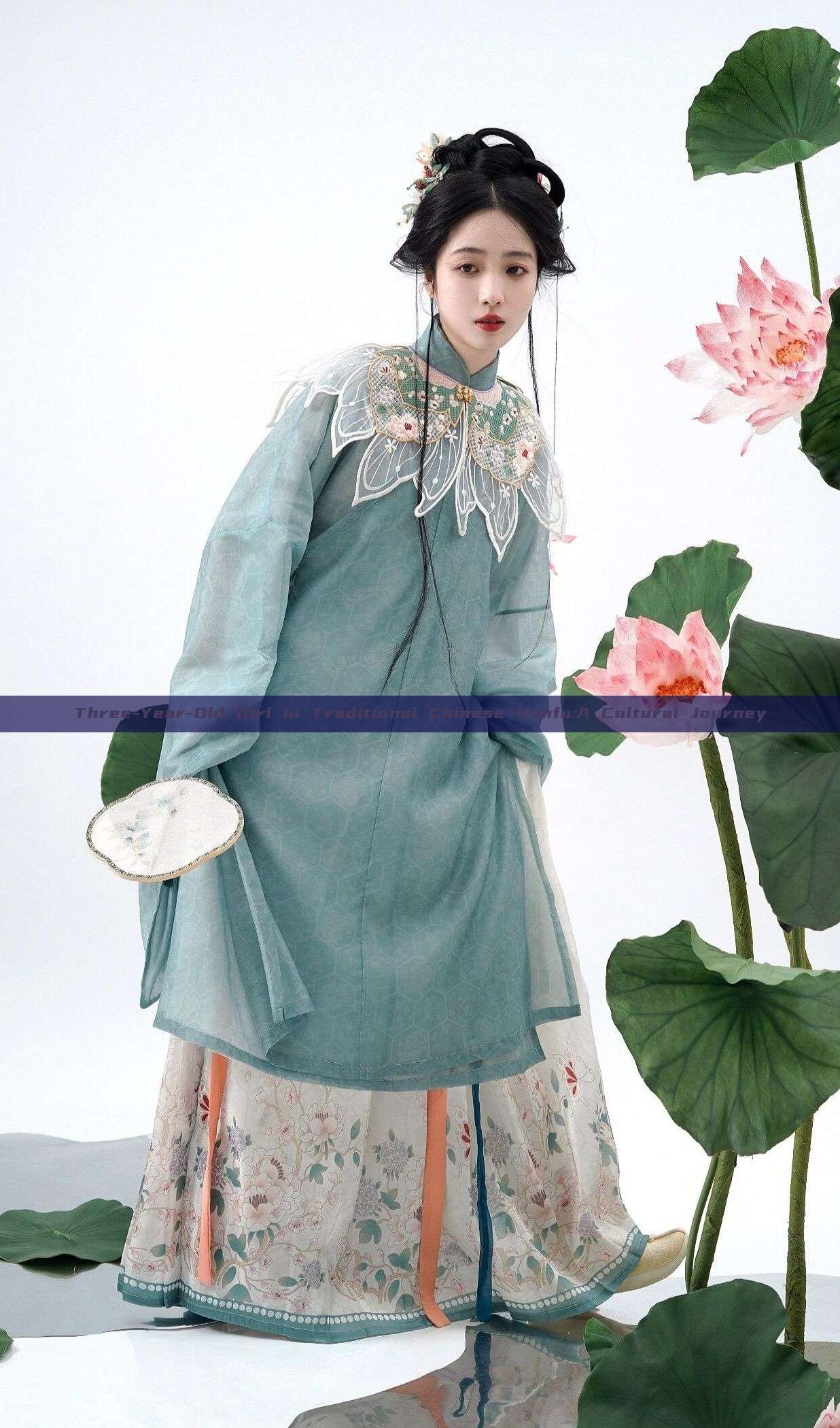 Three-Year-Old Girl in Traditional Chinese Hanfu:A Cultural Journey