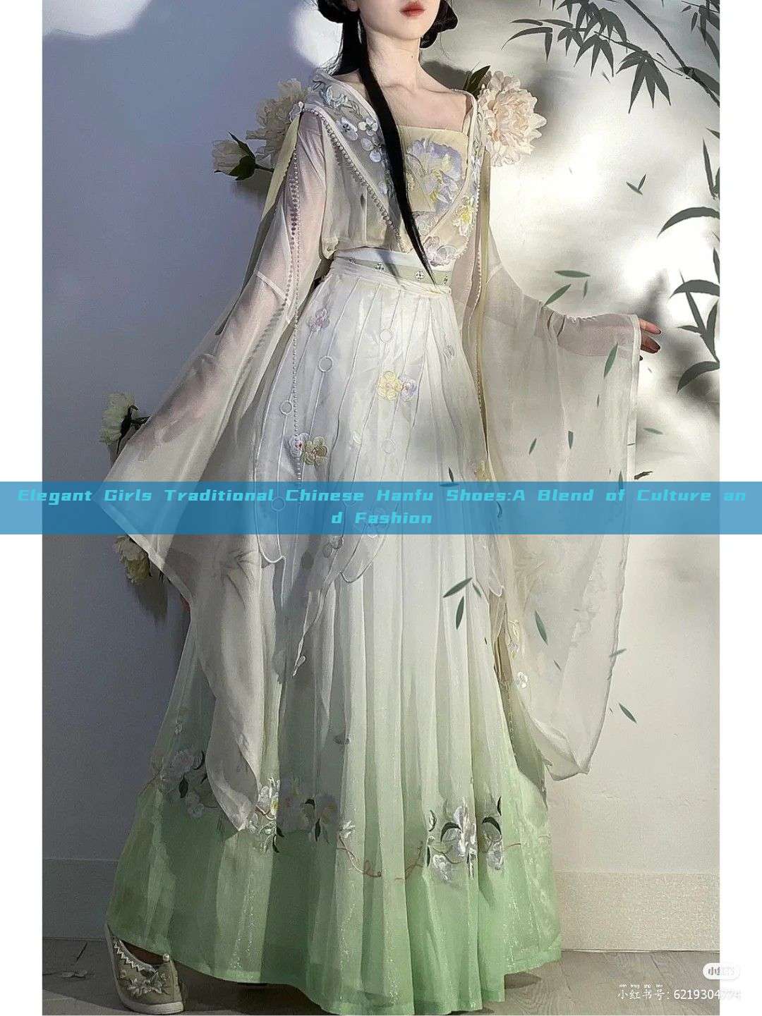 Elegant Girls Traditional Chinese Hanfu Shoes:A Blend of Culture and Fashion Elegant Girls Traditional Chinese Hanfu Shoes:A Blend of Culture and Fashion