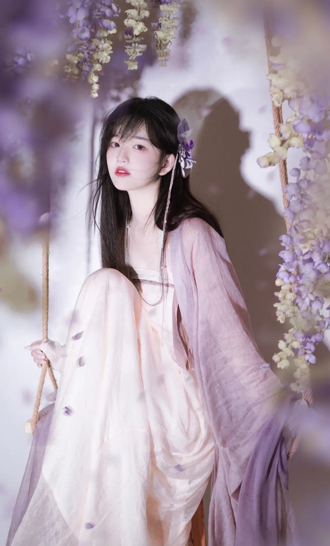 Winter in Northeast China:The Splendid Charm of Flower-Patterned Qipao in the Cold Winter in Northeast China:The Splendid Charm of Flower-Patterned Qipao in the Cold