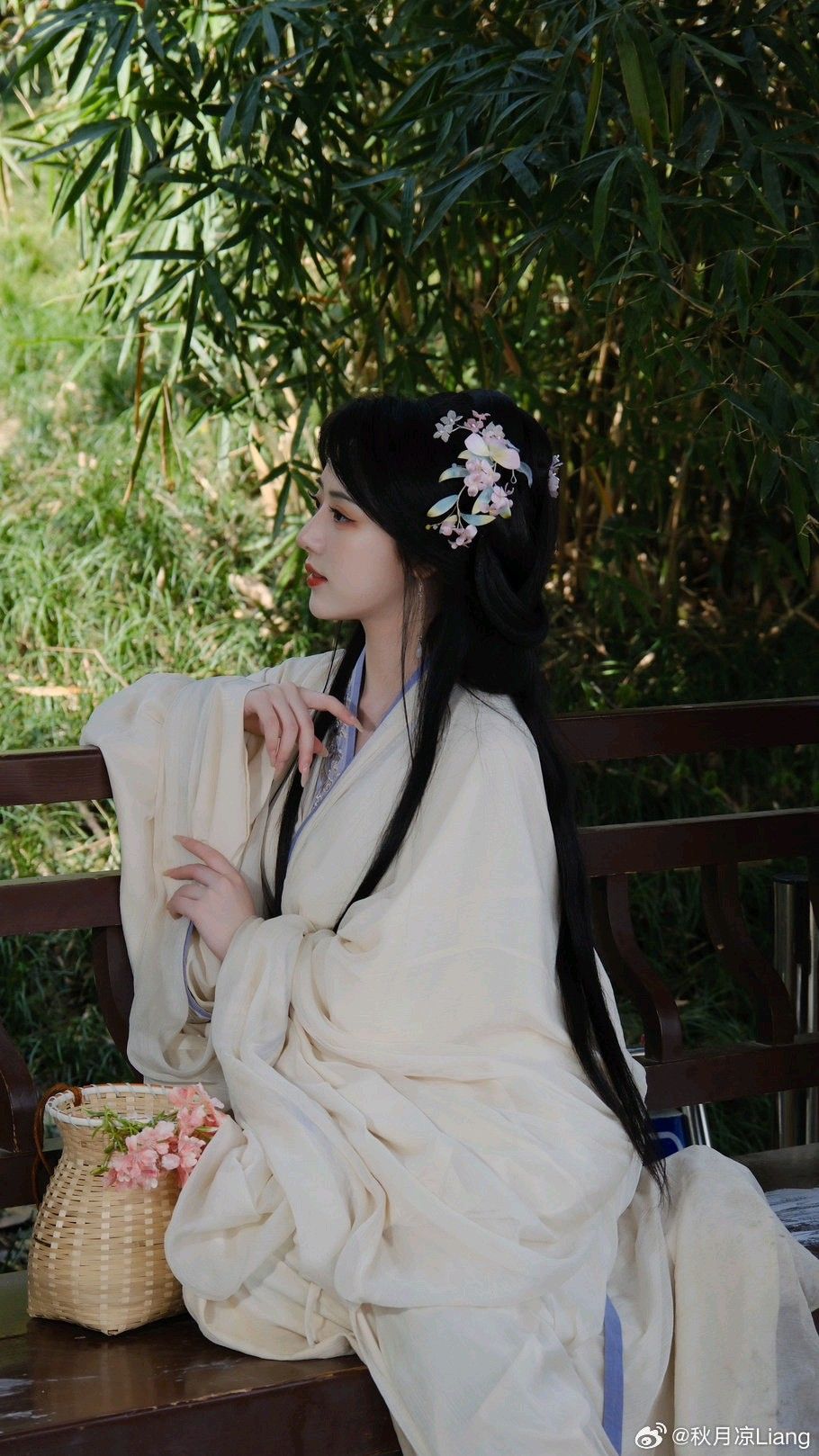 The Windproof Bandana:A Guide to Autumn and Winter Hanfu Fashion