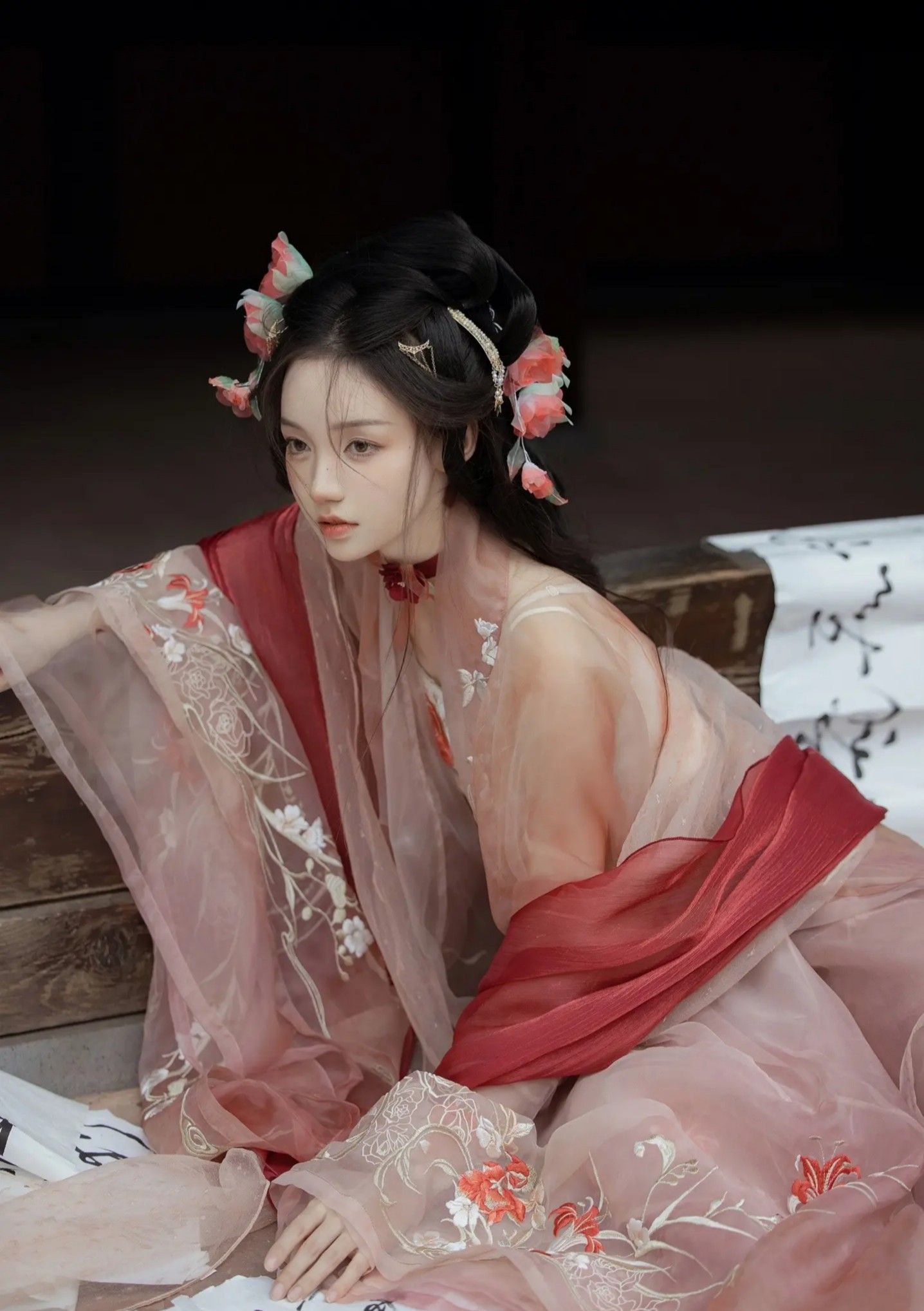 The Horseface Skirt Wedding Ensemble:Elaborate Dress and Headwear Tradition The Horseface Skirt Wedding Ensemble:Elaborate Dress and Headwear Tradition