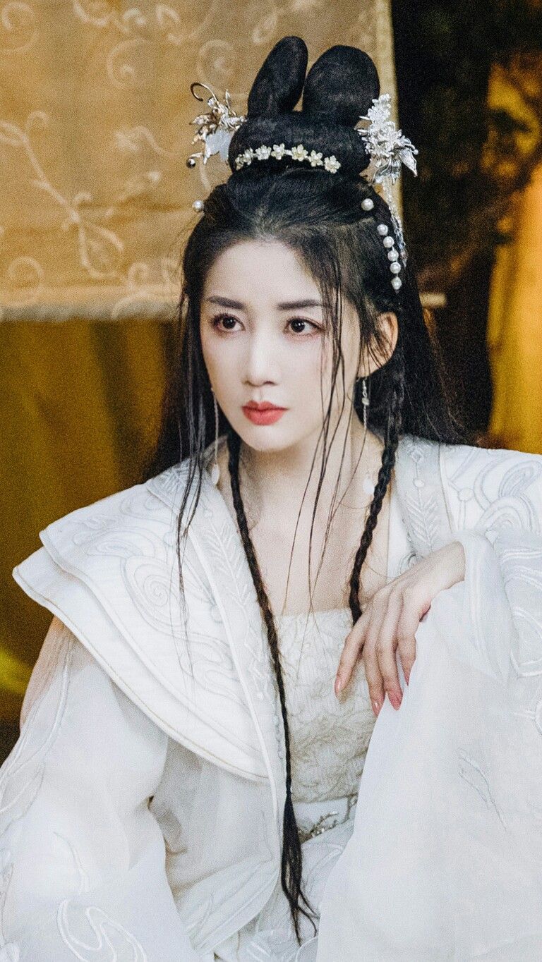 Summer 2023:Embrace the New Wave of Womens Cheongsam with Ice Silk Fabric Summer 2023:Embrace the New Wave of Womens Cheongsam with Ice Silk Fabric