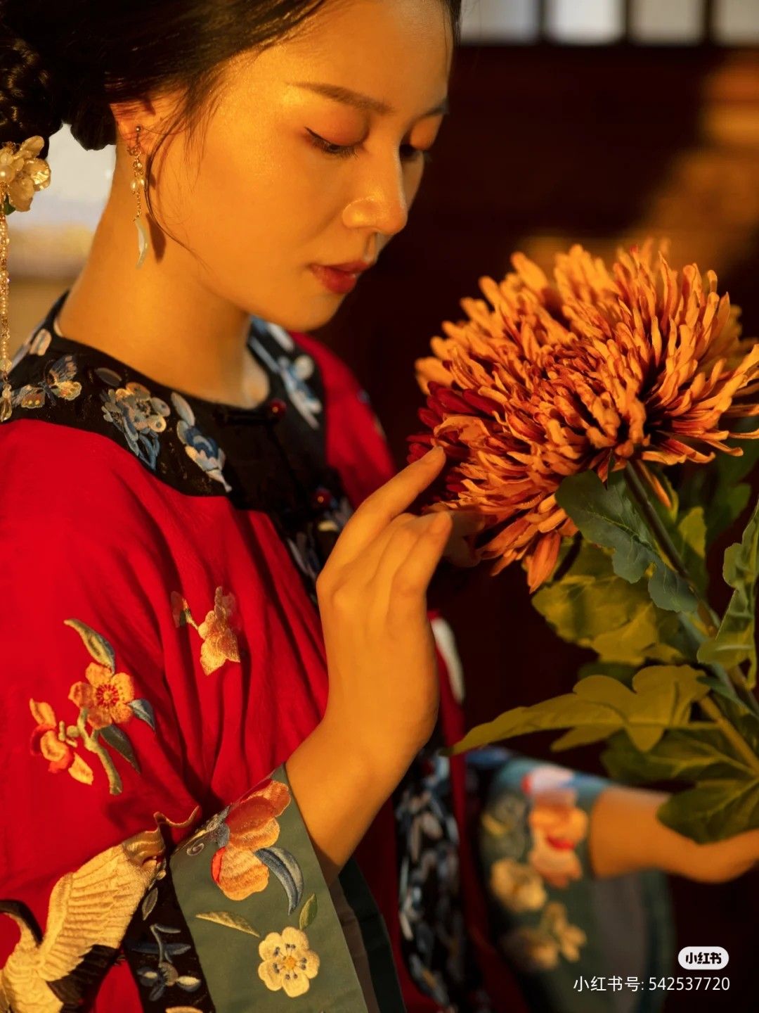Ancient-Style Hair Ornaments for Women in Hanfu Fashion:A Journey into Traditional Chinese Beauty Ancient-Style Hair Ornaments for Women in Hanfu Fashion:A Journey into Traditional Chinese Beauty