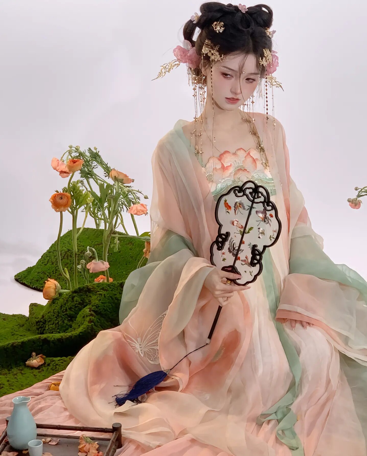 Spring Splendor:The Revival of Hanfu Hair Accessories