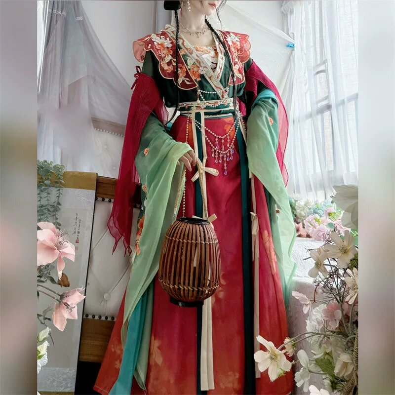 Vintage-Style Cheongsam Dress for Little Girls Vintage-Style Cheongsam Dress for Little Girls