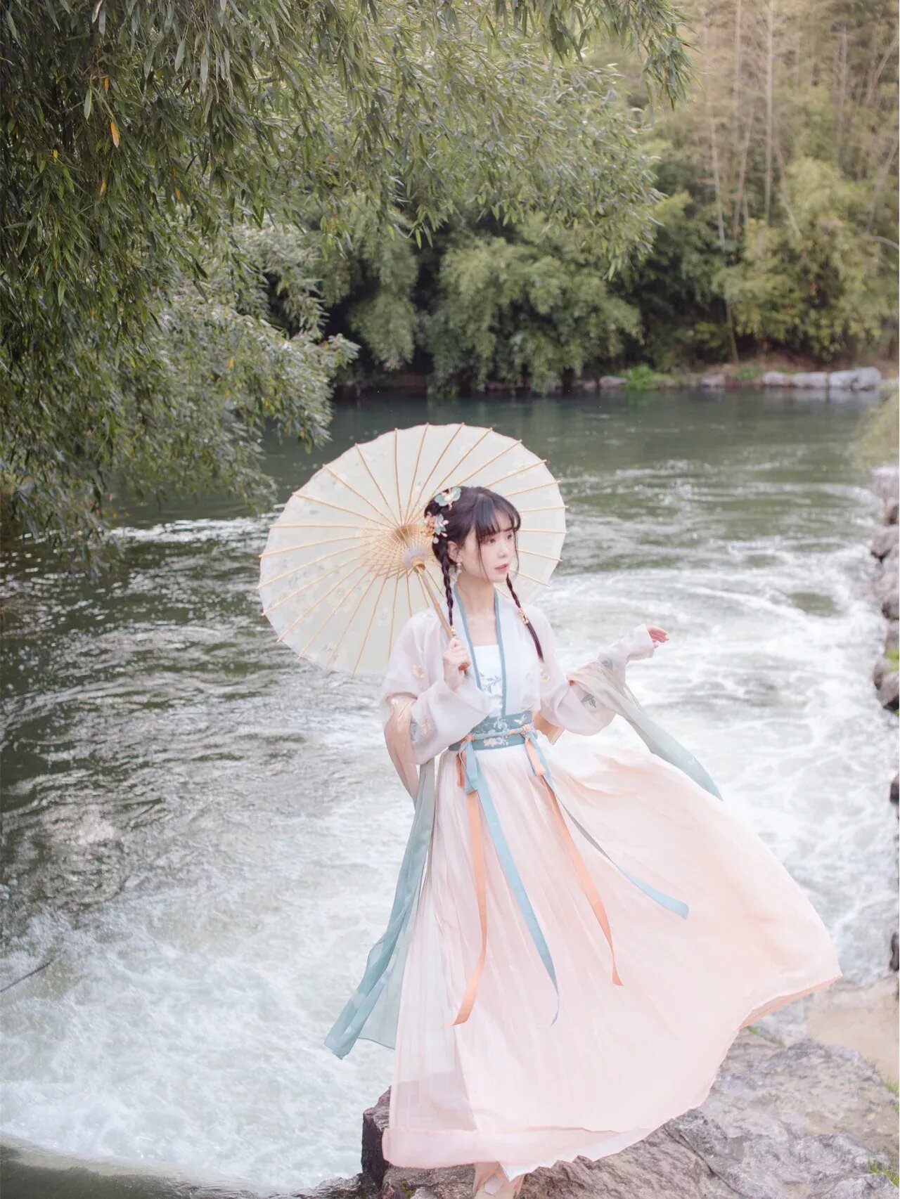 Lanxi Moon Original Hanfu:Unveiling the Essence of Traditional Chinese Elegance Lanxi Moon Original Hanfu:Unveiling the Essence of Traditional Chinese Elegance