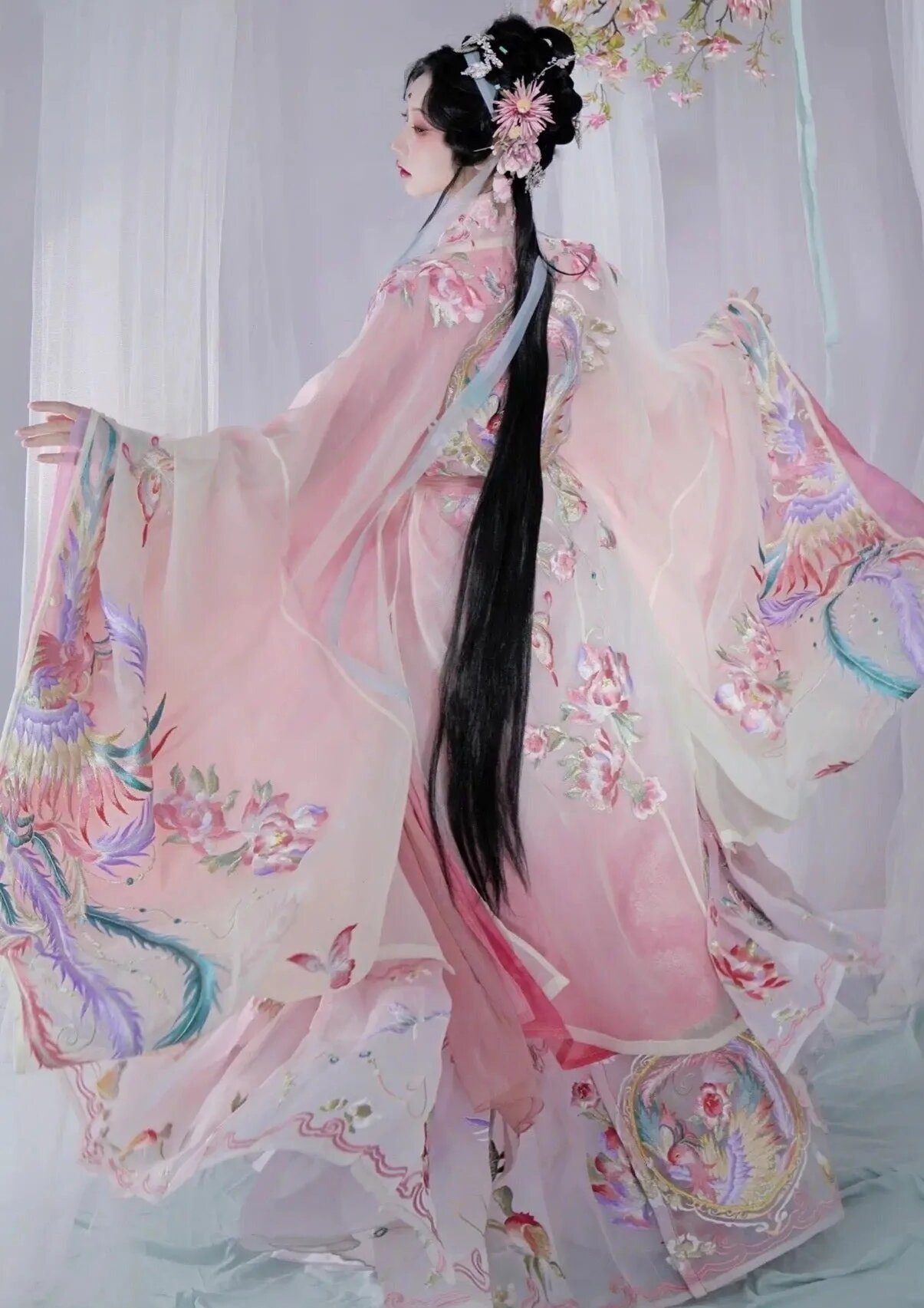 The Elegance of Chinese Cheongsam as a Bridesmaids Attire The Elegance of Chinese Cheongsam as a Bridesmaids Attire