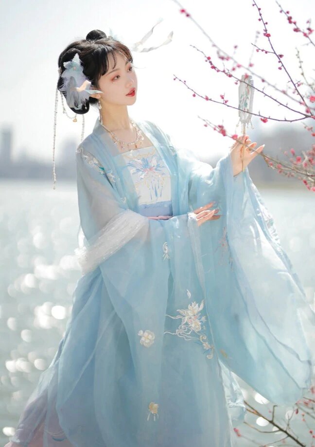 The Allure of a Sloping-襟 Cheongsam Dress:An Insight into Its Elegance The Allure of a Sloping-襟 Cheongsam Dress:An Insight into Its Elegance