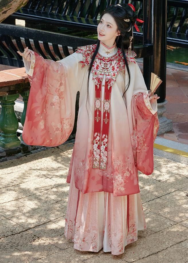 Elegant Clutch Bags to Perfectly Match Traditional Cheongsam:A轻奢风尚 Elegant Clutch Bags to Perfectly Match Traditional Cheongsam:A轻奢风尚