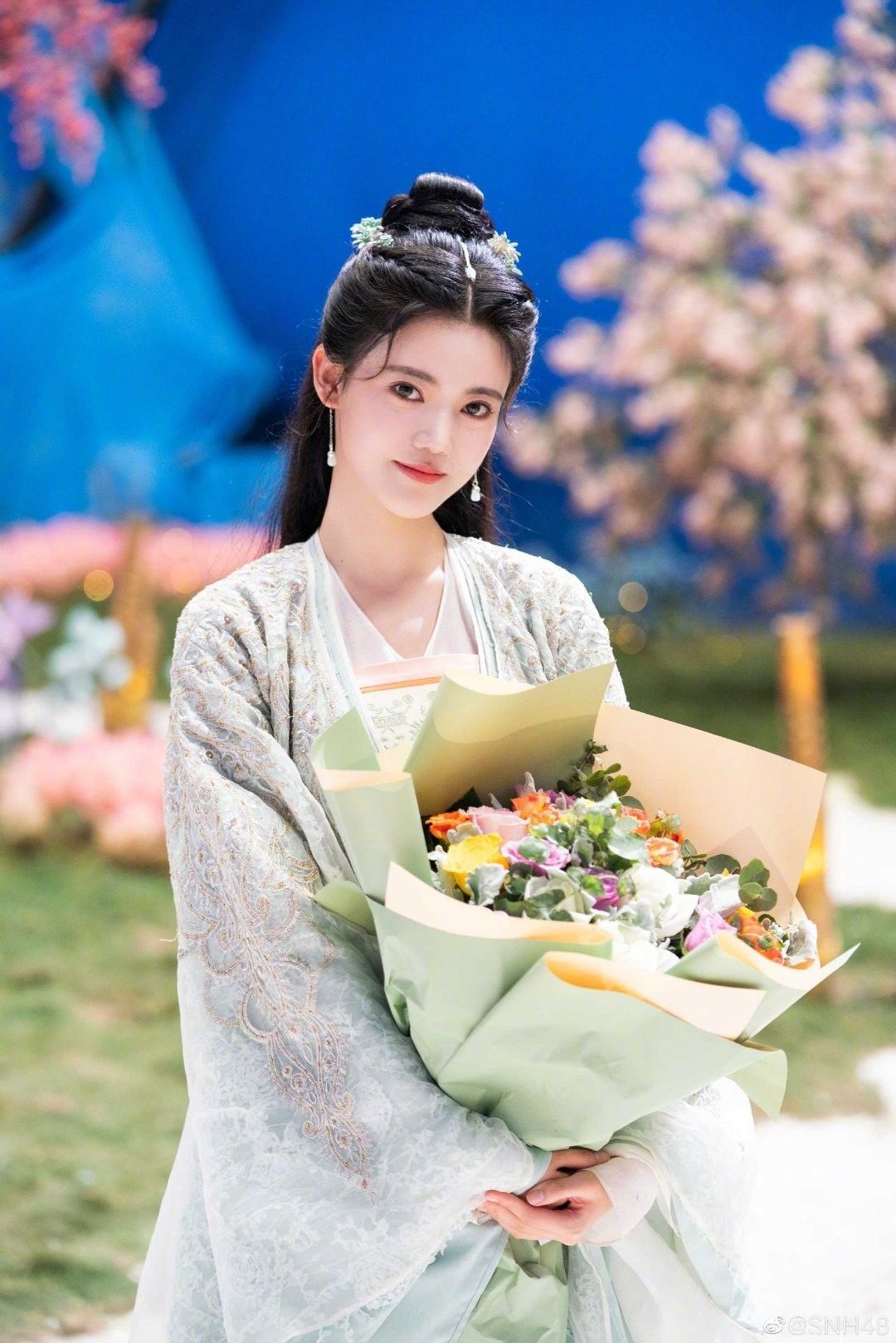 Exposing the Charm of Hanfus Open-Shoulder Straps:A Closer Look into Traditional Elegance Exposing the Charm of Hanfus Open-Shoulder Straps:A Closer Look into Traditional Elegance