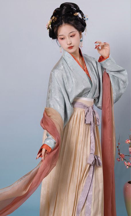 Bubble袖旗袍改良版少女,时尚与传统的完美融合 Bubble袖旗袍改良版少女,时尚与传统的完美融合