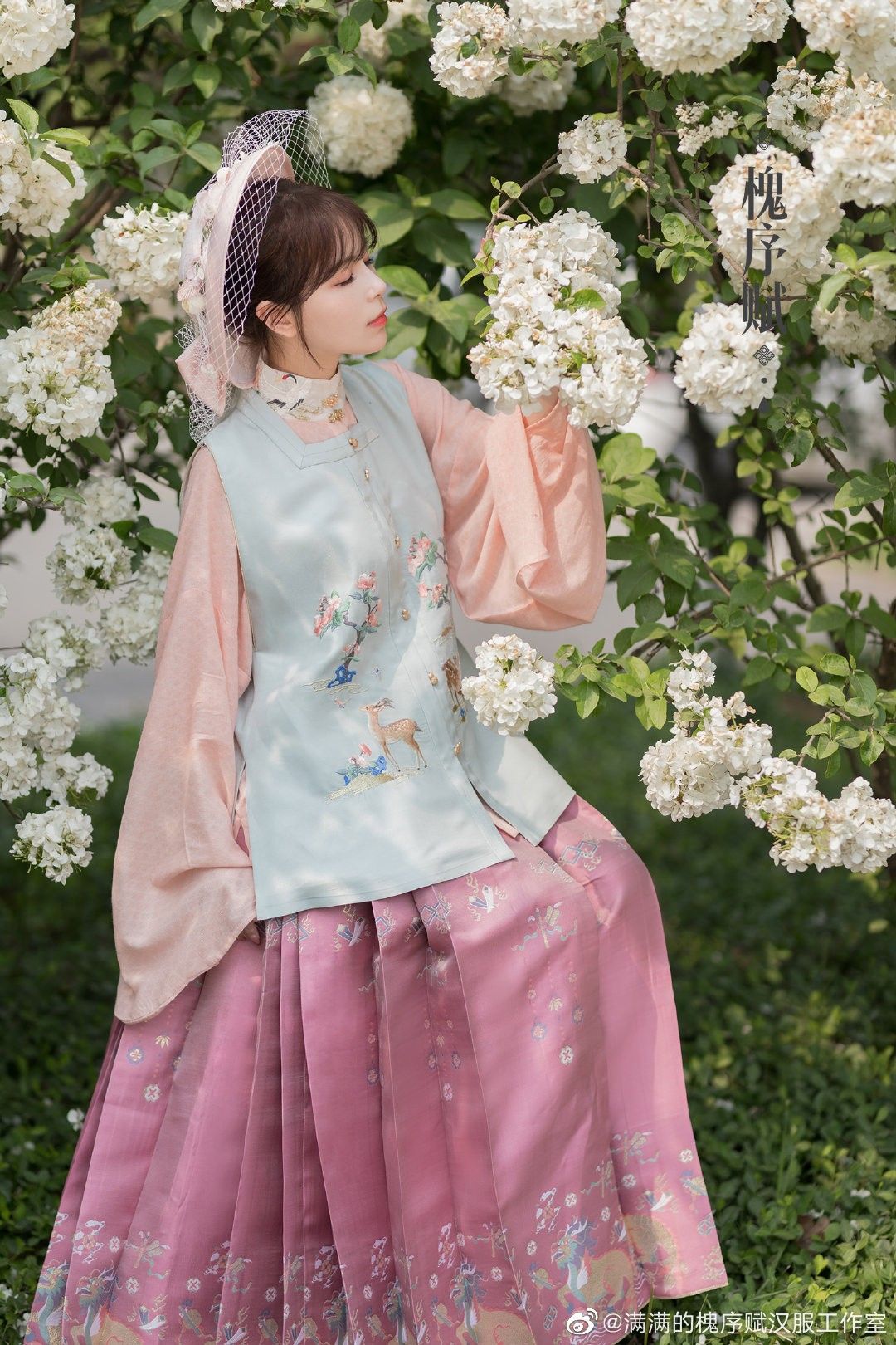 The Splendor of Hanfu:Exploring the Cultural Significance of Beizhu Hanfu The Splendor of Hanfu:Exploring the Cultural Significance of Beizhu Hanfu