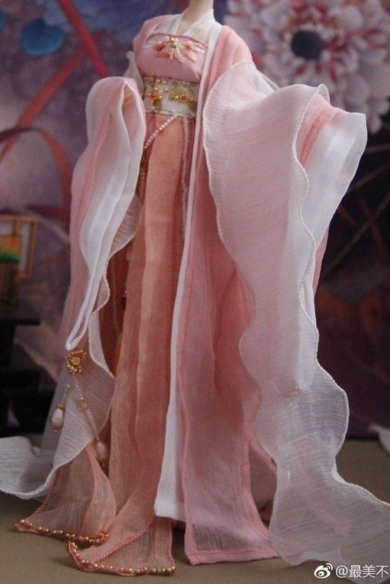 The Splendor of Childrens Hanfu with Big Sleeves:A Cultural Journey The Splendor of Childrens Hanfu with Big Sleeves:A Cultural Journey