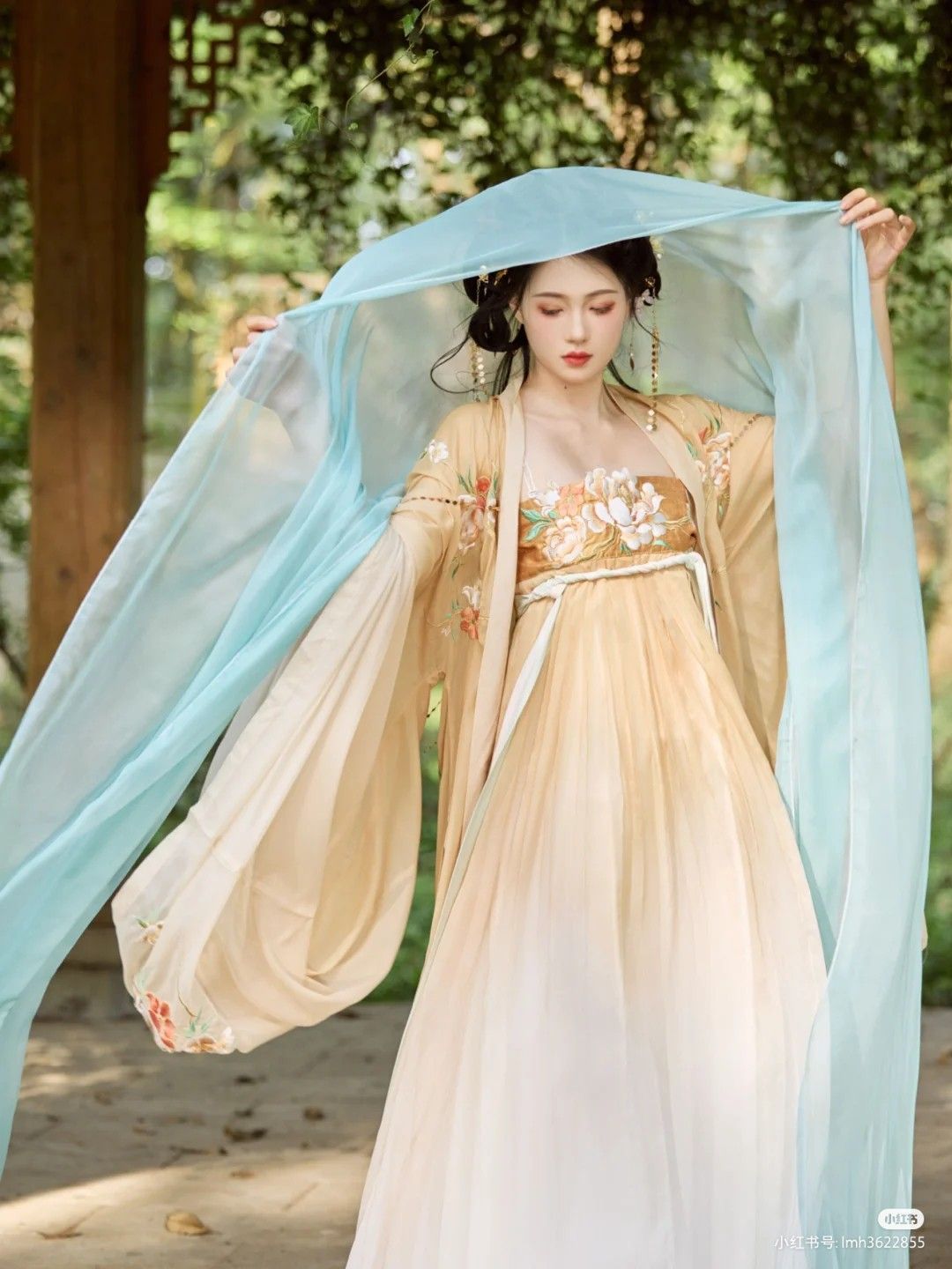 The Role of Accessories in Enhancing the Elegance of Hanfu Belt:A Detailed Exploration