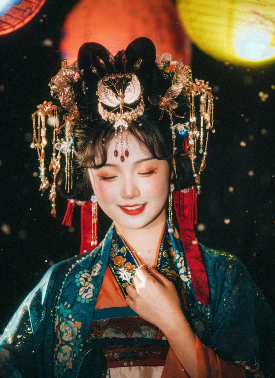 The Red Hanfu Fashion of Elementary Schoolers:Embracing Traditional Chinese Elegance The Red Hanfu Fashion of Elementary Schoolers:Embracing Traditional Chinese Elegance