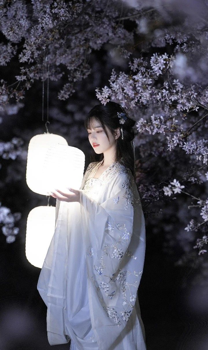 Children in Chinese Splendor:The Enchanting World of Traditional Hanfu Fashion