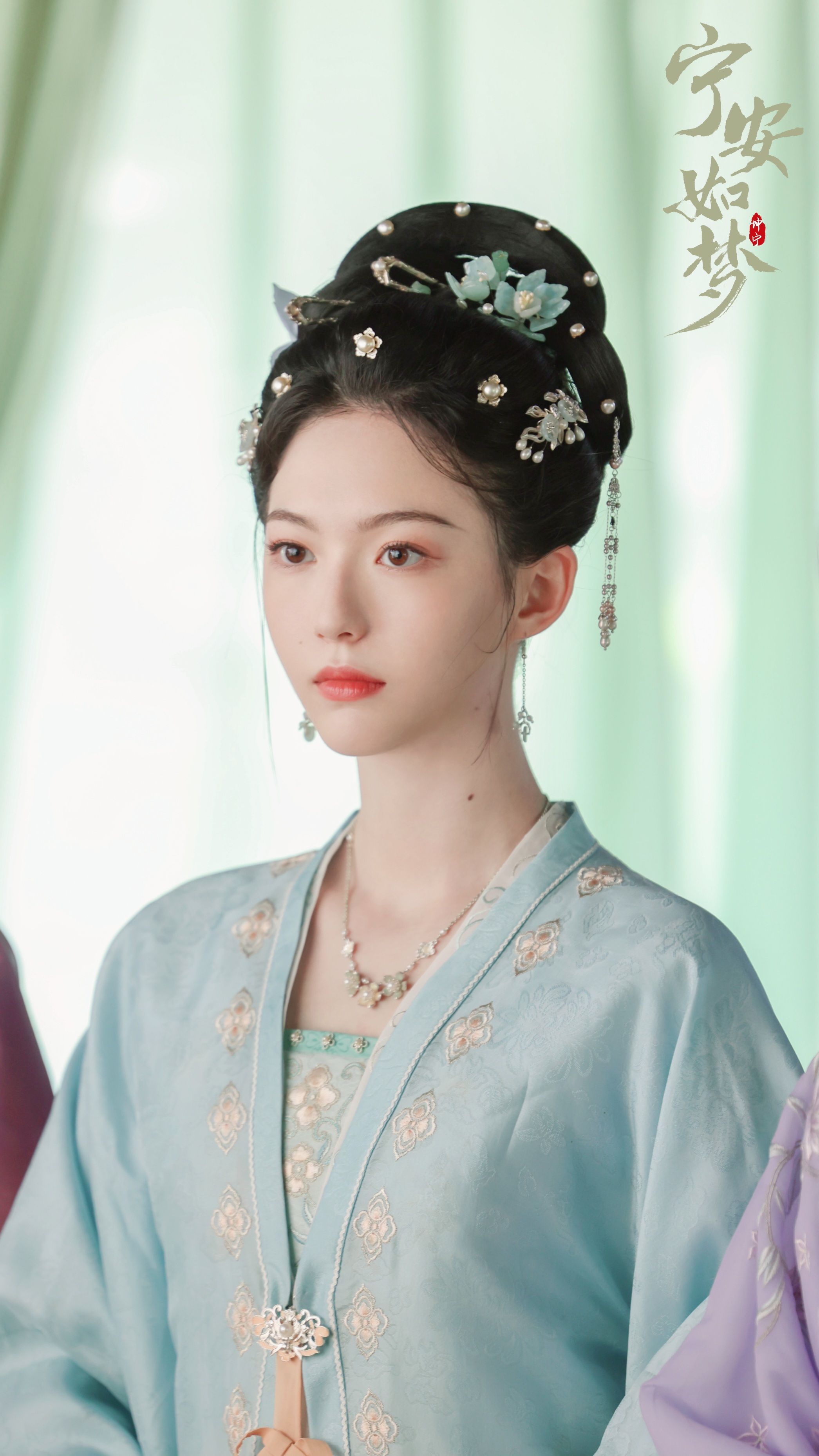 The Role of Swords as Props in Hanfu Photo Shoots The Role of Swords as Props in Hanfu Photo Shoots