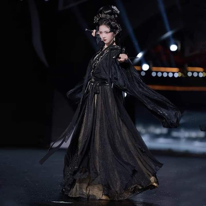 Traditional Chinese-Style Tang Suit for Girls:A Summer Fashion Statement Traditional Chinese-Style Tang Suit for Girls:A Summer Fashion Statement