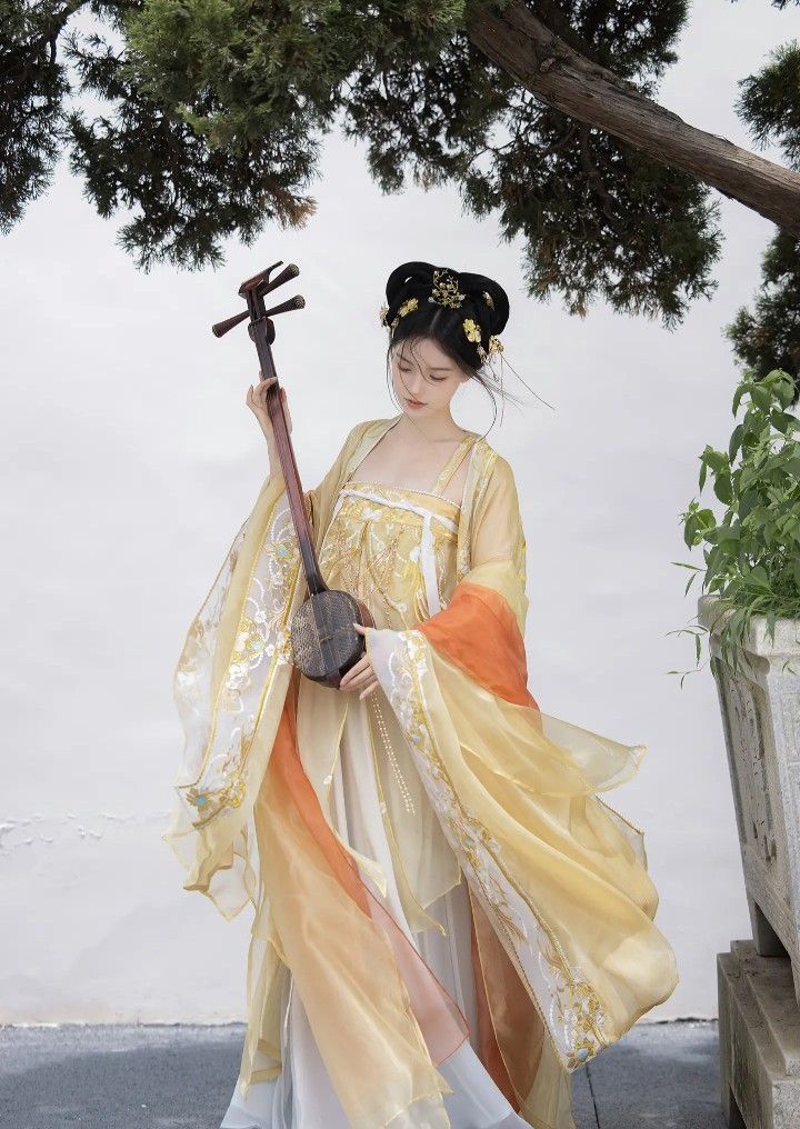 Hangzhou Xiangyun Silk Cheongsam:A Blend of Tradition and Elegance Hangzhou Xiangyun Silk Cheongsam:A Blend of Tradition and Elegance