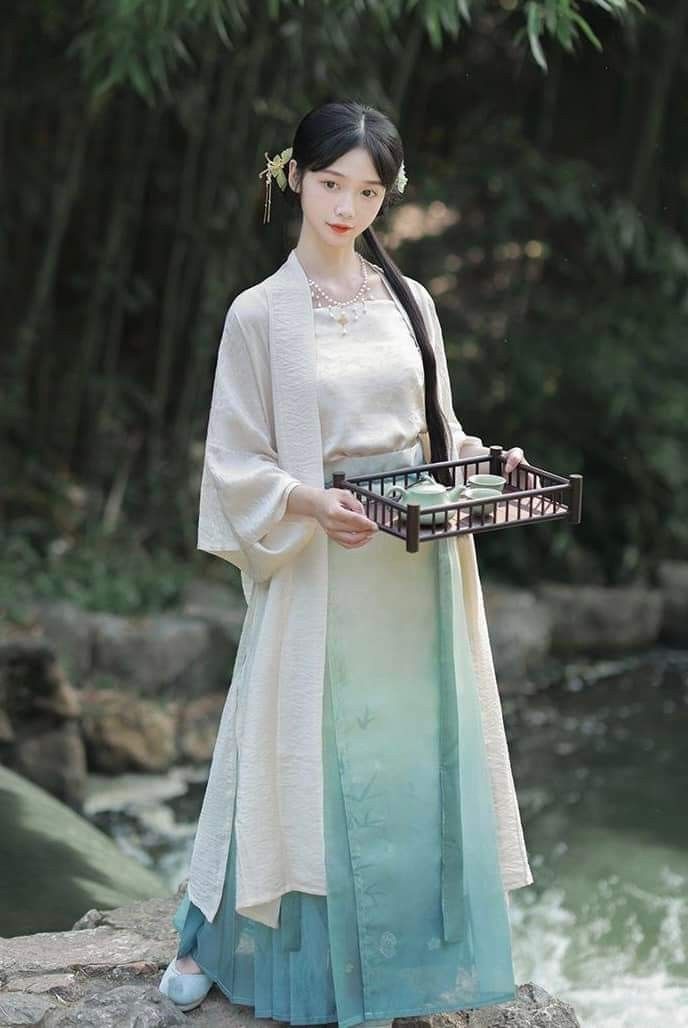 Summer Hanfu Fashion:A Complete Guide to Traditional Chinese Attire Summer Hanfu Fashion:A Complete Guide to Traditional Chinese Attire