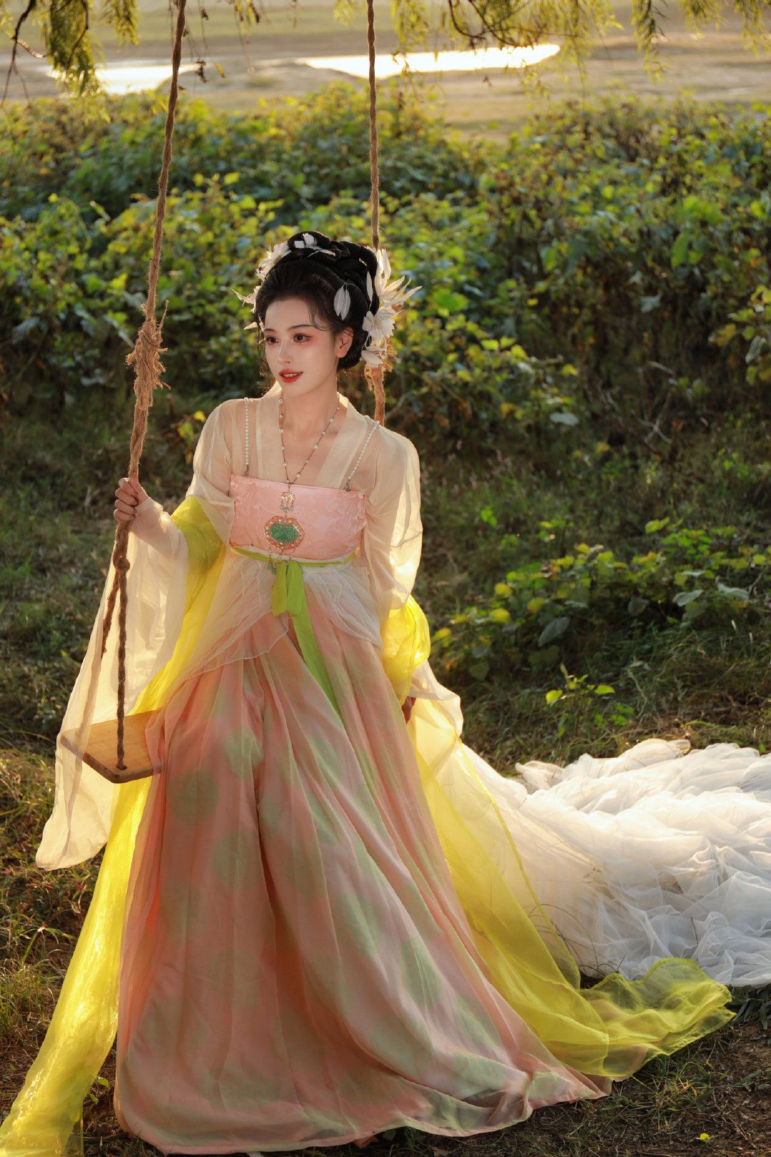 The Rise of Xie Yuns Hanfu Fashion:Exploring the Allure of Traditional Chinese Clothing