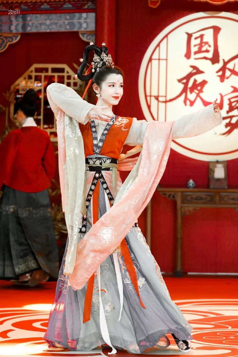 Ancient Charm of Hanfu Hair Bands for Girls:Embracing the Traditional Beauty in Modern Times Ancient Charm of Hanfu Hair Bands for Girls:Embracing the Traditional Beauty in Modern Times