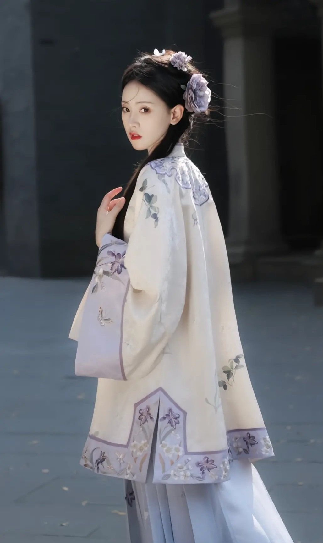 Vintage Dance Qipao:Embodying the Essence of Grace and Elegance