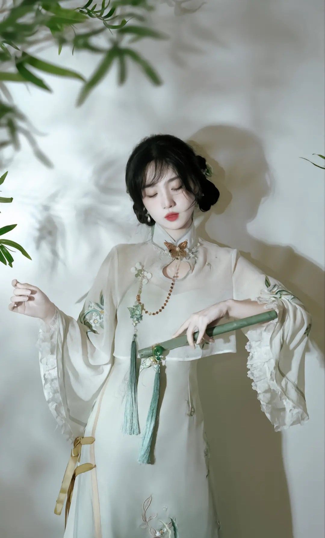 Butterfly Hair Ornaments in Traditional Hanfu Fashion:A Cultural Exploration Butterfly Hair Ornaments in Traditional Hanfu Fashion:A Cultural Exploration